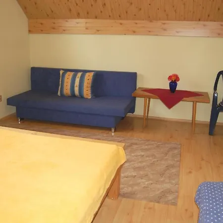 Apartman 75 * Kalameny